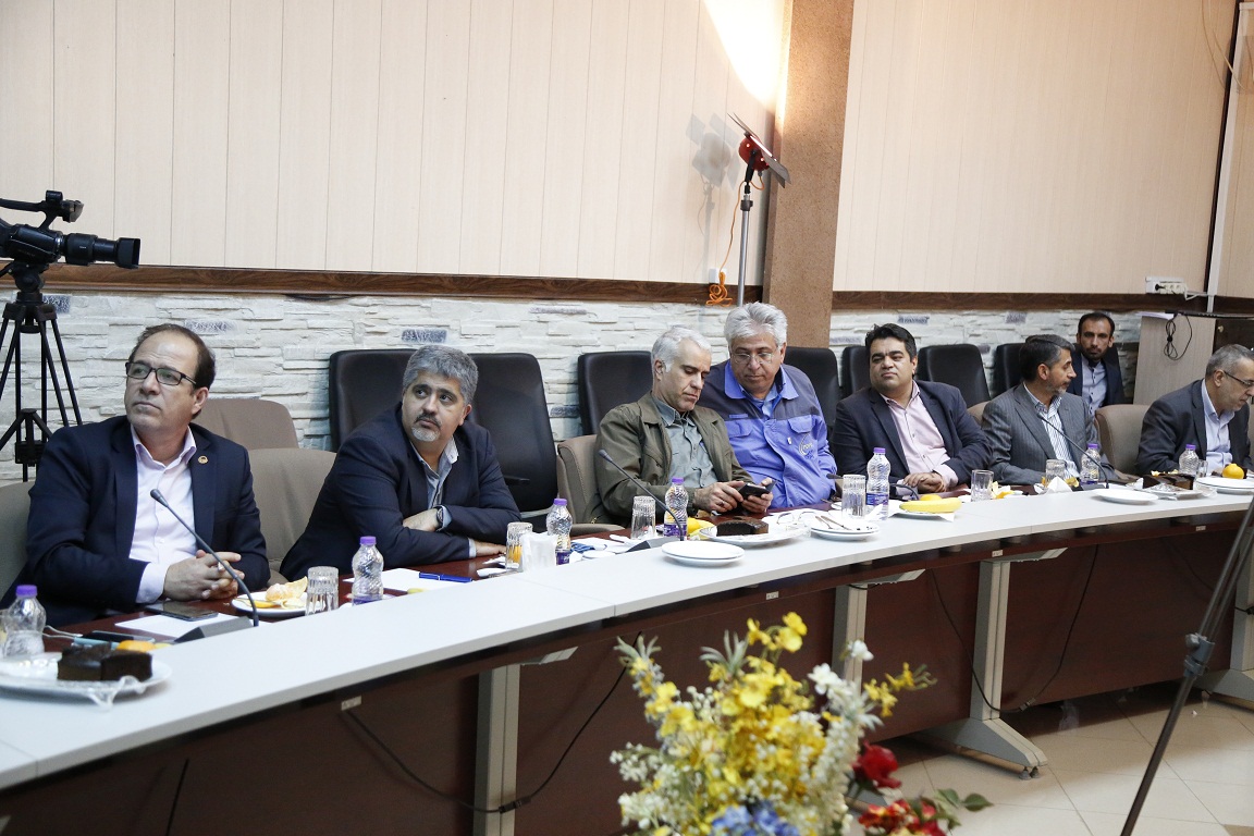 نشست با مدیرعامل هلدینگ 5