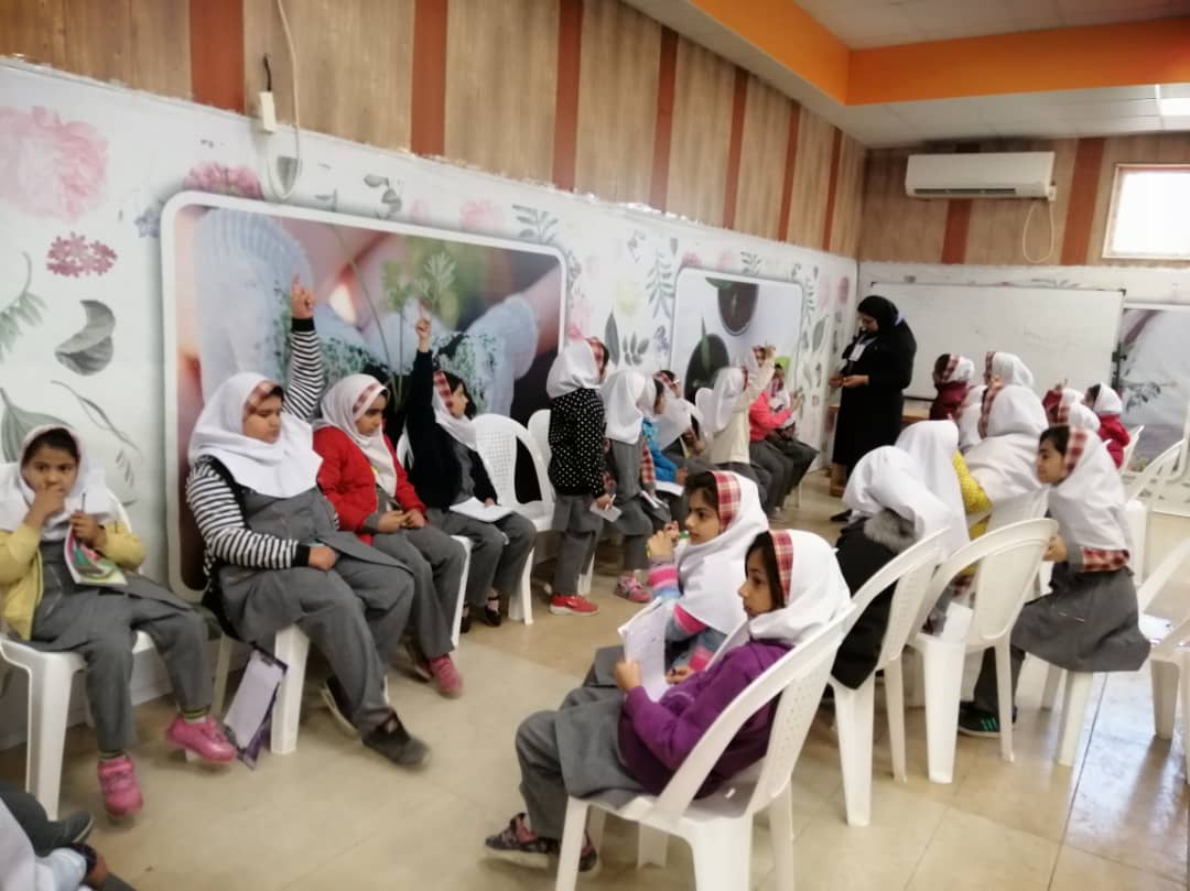 بازدید دانش آموزان از نمایشگاه گل و گیاه