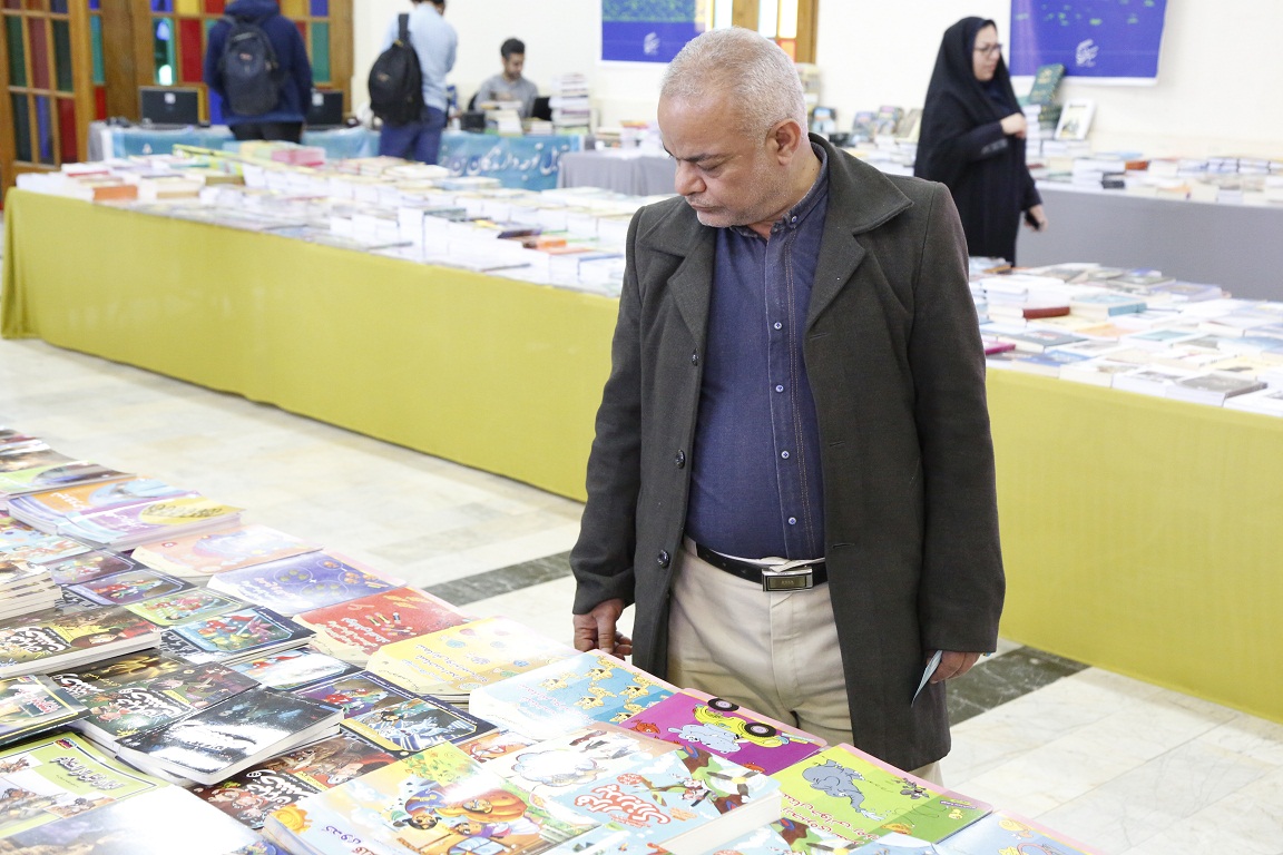 نمایشگاه کتاب فجر 98 1