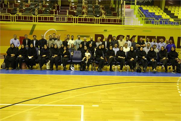 دیدار صمیمانه مدیرعامل شرکت عملیات غیرصنعتی و خدمات صنایع پتروشیمی با پرسنل واحد امور ورزش