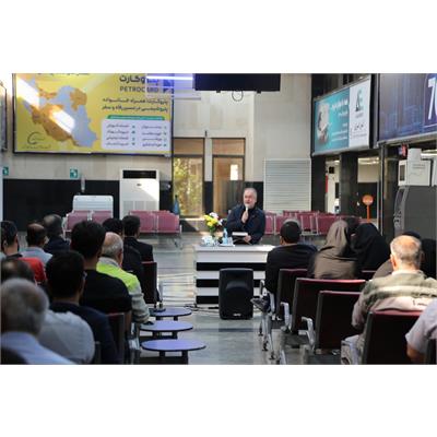 دیدار صمیمانه مدیر عامل و اعضای هیئت مدیره شرکت عملیات غیرصنعتی ماهشهر با همکاران حمل و نقل 10