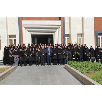 تقدیر از بانوان توسط مدیر عامل و اعضای هیئت مدیره به مناسبت ولادت حضرت فاطمه زهرا (س) 1