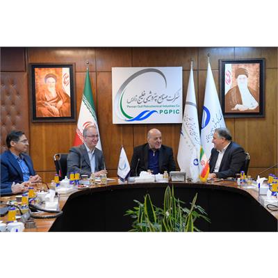 امضای قرارداد همکاری برای توسعه خدمات پتروکارت 10