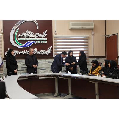 تقدیر از بانوان توسط مدیر عامل و اعضای هیئت مدیره به مناسبت ولادت حضرت فاطمه زهرا (س) 2