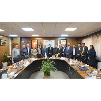 ارائه خدمات آموزشی، توانمندسازی شغلی و ارتقای مهارت‌های فنی و حرفه‌ای با پترو کارت 1