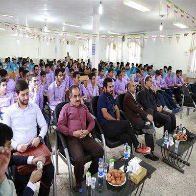 جشن روز جوان در مدرسه 98 2