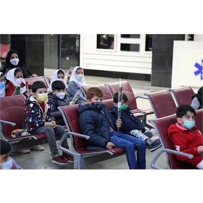 کودکان در فرودگاه 2