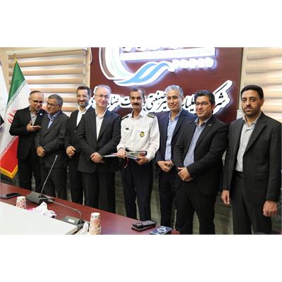 تجلیل از کارگران نمونه شرکت عملیات غیرصنعتی بندرماهشهر 5