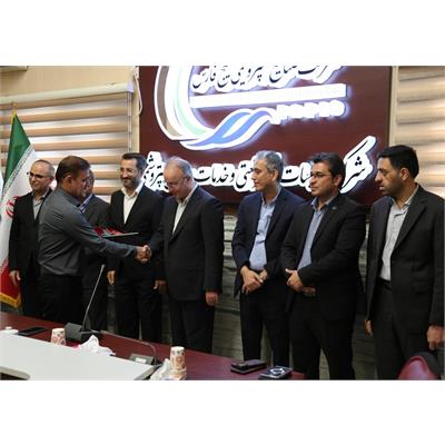 تجلیل از کارگران نمونه شرکت عملیات غیرصنعتی بندرماهشهر 7