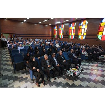 تجلیل از تلاش کارگران در مراسم گرامیداشت روز جهانی کار و کارگر در شرکت عملیات غیرصنعتی 5