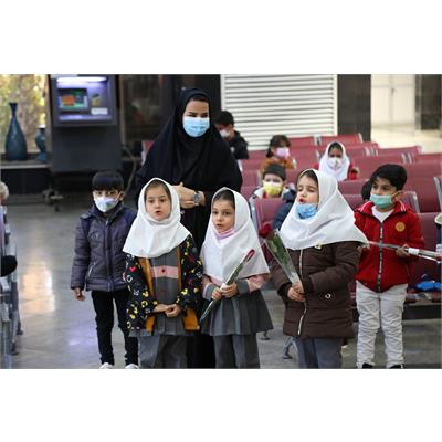 کودکان در فرودگاه 4