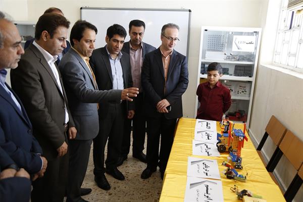 اولین مدرسه استان خوزستان با رویکرد کارآفرینی و مهارت آموزی در بندرماهشهر افتتاح شد