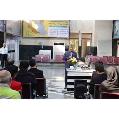 دیدار صمیمانه مدیر عامل و اعضای هیئت مدیره شرکت عملیات غیرصنعتی ماهشهر با همکاران حمل و نقل 14