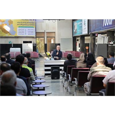 دیدار صمیمانه مدیر عامل و اعضای هیئت مدیره شرکت عملیات غیرصنعتی ماهشهر با همکاران حمل و نقل 8