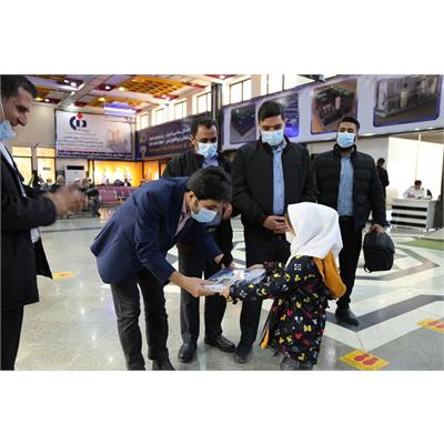 کودکان در فرودگاه 5