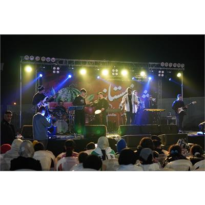 میزبانی شرکت عملیات غیرصنعتی ماهشهر از هزاران خانواده با طعم‌های سنتی و نوای هنرمندان در جشنواره شب یلدای پارک سپهر 4