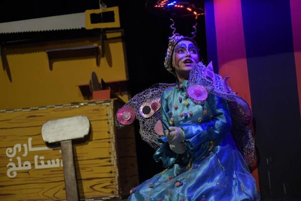 اجرای نمایش کودکانه شاپرک خانم در شهرک بعثت+تصاویر