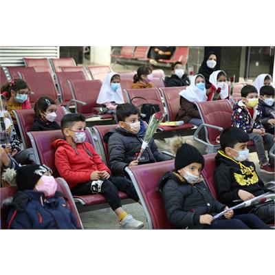 کودکان در فرودگاه 1