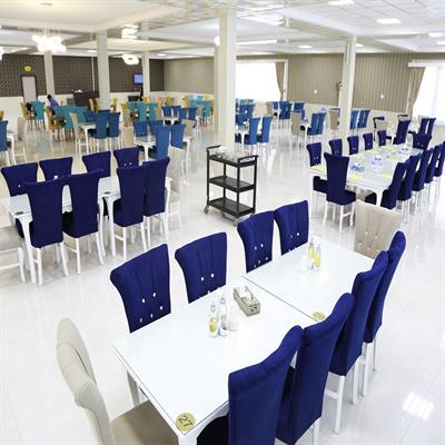 نمایی از رستوران تازه بازگشایی شده نرگس 4