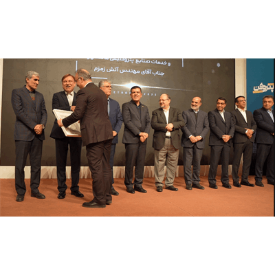 دریافت جایزه نوآوری در خدمت غیرفنی، در پتروفن ۱۴۰۴ توسط شرکت عملیات غیرصنعتی ماهشهر 1