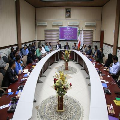 نشست صمیمی مدیر روابط عمومی شرکت صنایع پتروشیمی خلیج فارس 4