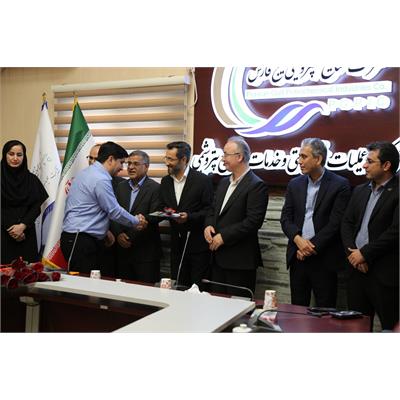 تجلیل از کارگران نمونه شرکت عملیات غیرصنعتی بندرماهشهر 3